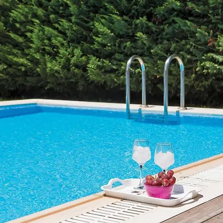 Agia Marina Sleeps 4 With Pool Air Con And Wifi فيلة