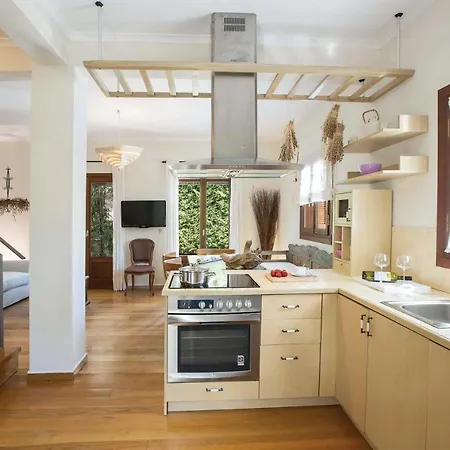 فيلة Agia Marina Sleeps 4 With Pool Air Con And Wifi