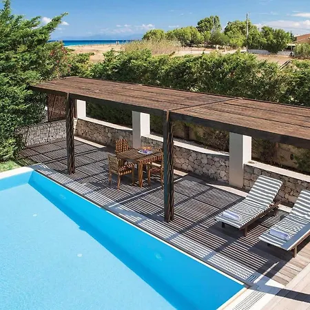 Agia Marina Sleeps 4 With Pool Air Con And Wifi