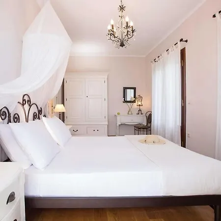 فيلة Agia Marina Sleeps 4 With Pool Air Con And Wifi *