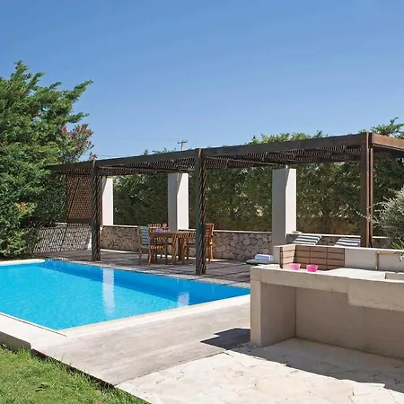 Agia Marina Sleeps 4 With Pool Air Con And Wifi فيلة
