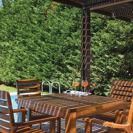 Agia Marina Sleeps 4 With Pool Air Con And Wifi Lefkáda