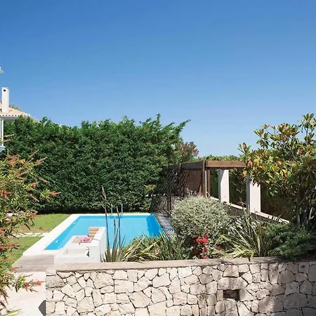 فيلة Agia Marina Sleeps 4 With Pool Air Con And Wifi *